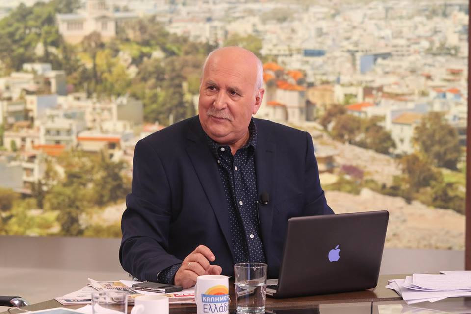 Απίθανο σκηνικό με τον Γιώργο Παπαδάκη και ρεπόρτερ του ΣΚΑΪ: «Δώσε και φιλιά στον καράφλα»! (βίντεο)
